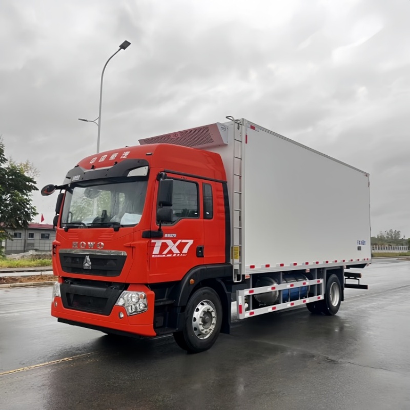 Sinotruk 4×2 single-axle high-efficiency fresh food cold chain transportation truck