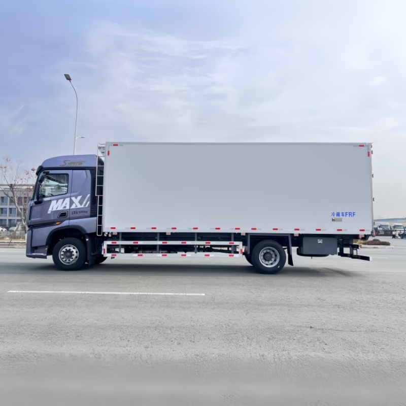 4X2 heavy-duty Sinotruk MAX new manual diesel truck for long-distance fruit and vegetable cold chain transportation