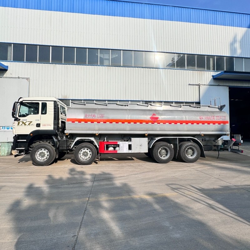 Sinotruk Howo TX7 Tank Truck