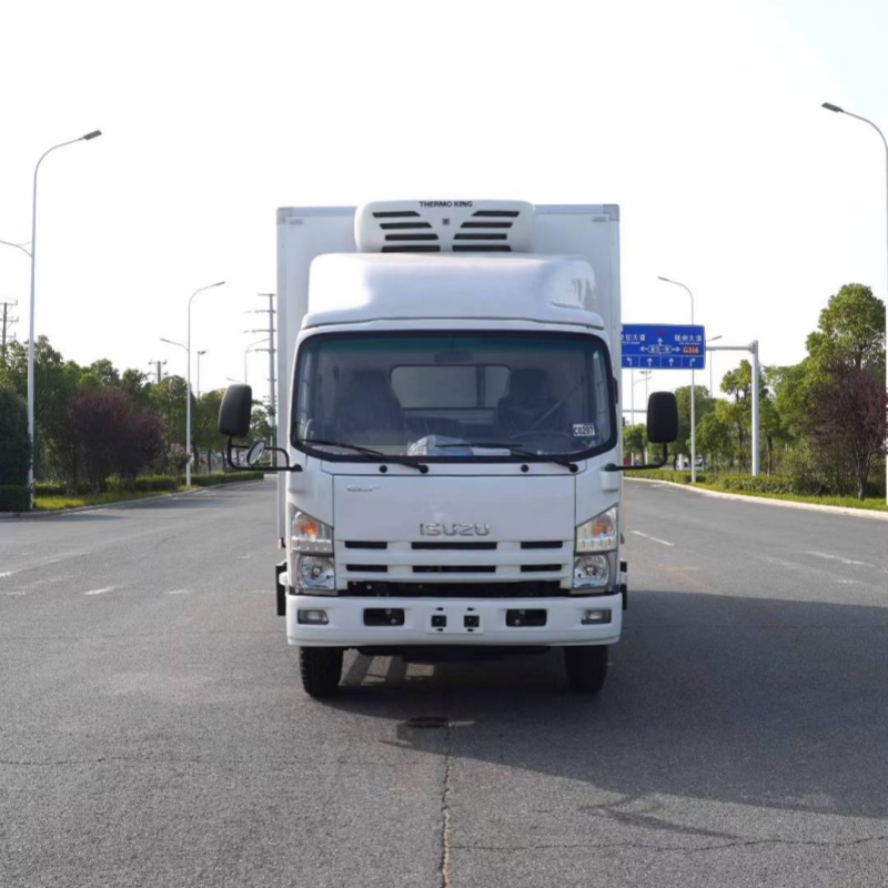4x2 Qingling Isuzu refrigerated truck is suitable for urban refrigerated and frozen transportation