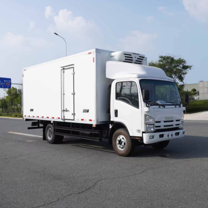 4x2 Qingling Isuzu refrigerated truck is suitable for urban refrigerated and frozen transportation
