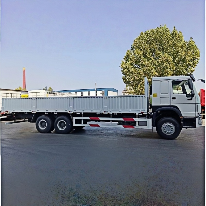 Sinotruk HOWO 6×4 9.6-meter stake truck