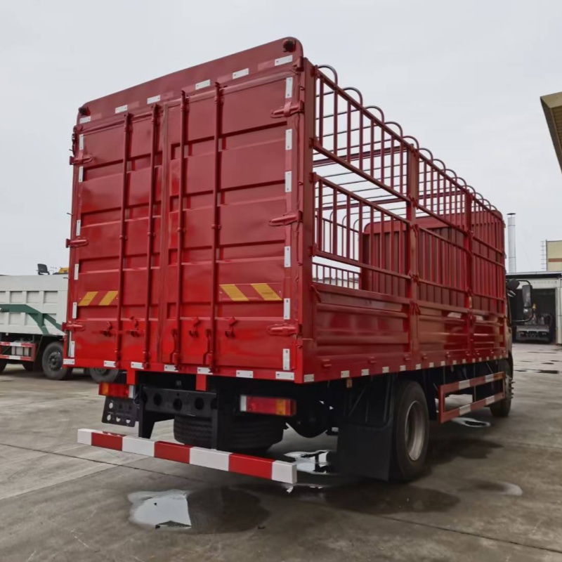 4x2 Dongfeng 8-meter stake truck
