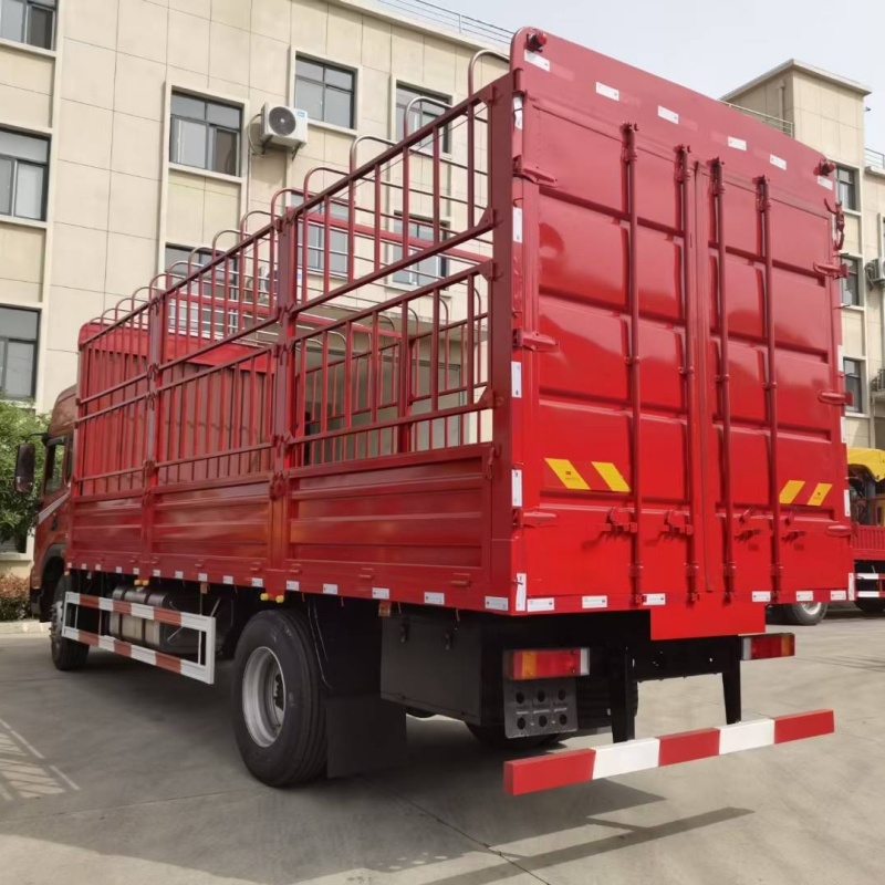 4x2 Dongfeng 8-meter stake truck