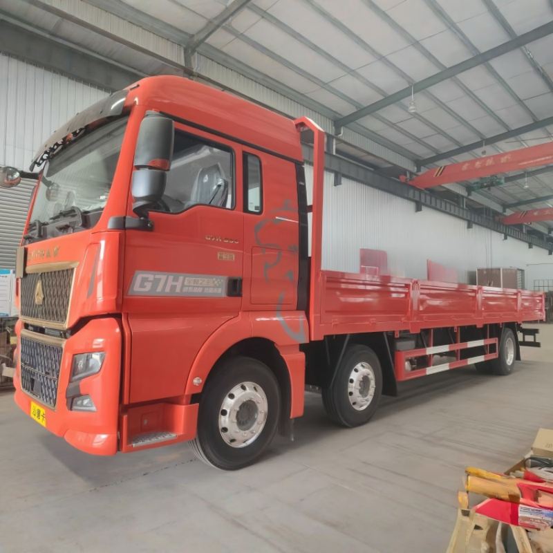 Sinotruk Sitrak G7H 6×2 9.6-meter stake truck