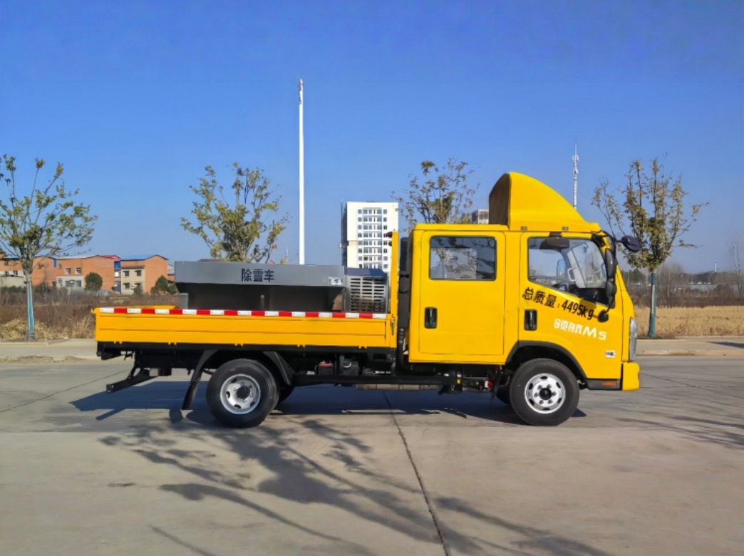 Foton Shiling Linghang M5 Double Cab Snow Melting Truck