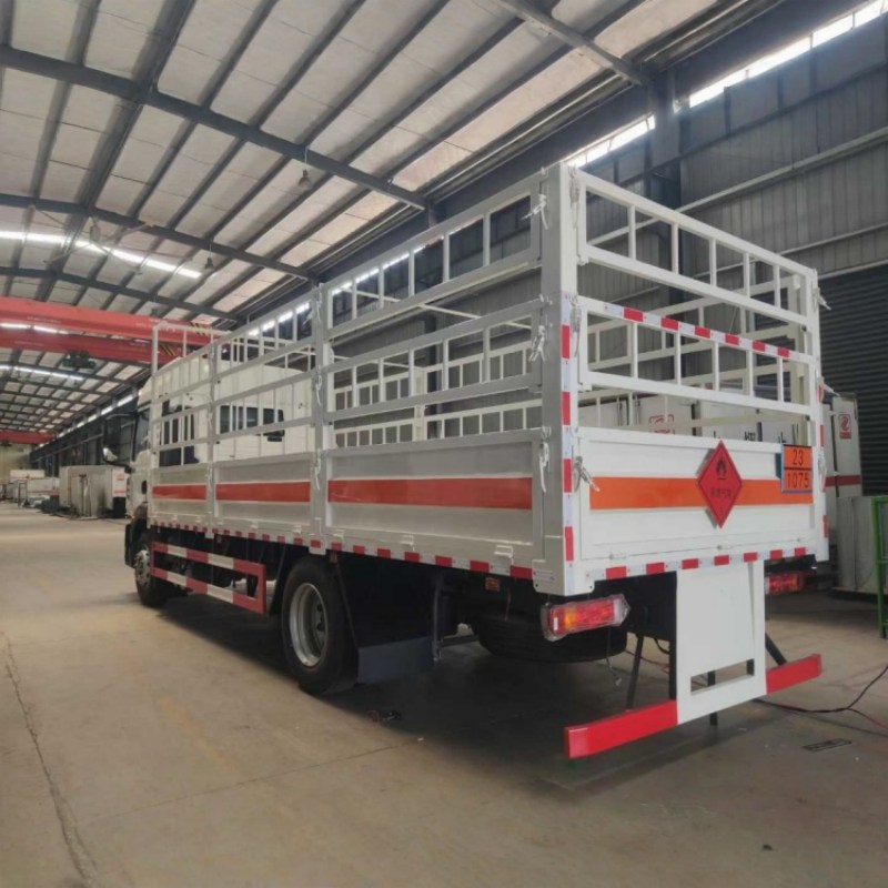 4X2 Sinotruk Howo Cylinder Transport Cargo Truck