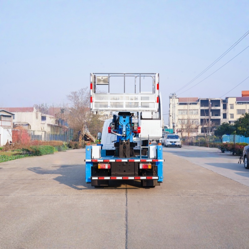 4x2 Isuzu double-row aerial work truck