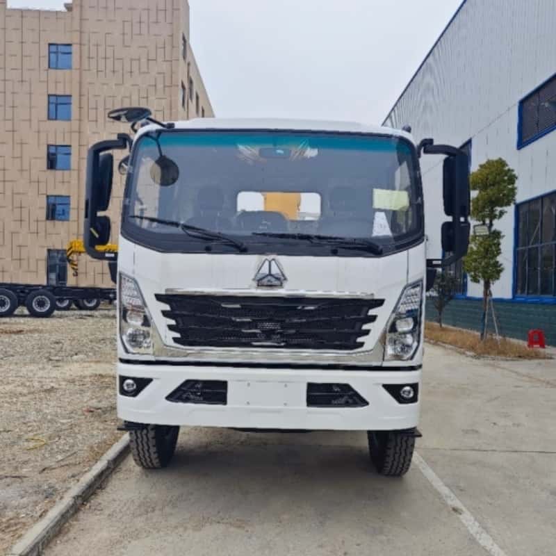 SINOTRUK XCMG 5 Ton Telescopic Truck Mounted Crane