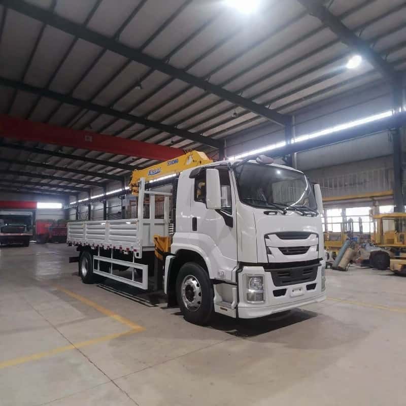 ISUZU 4x2 Crane Truck with XCMG 5 Ton 4 Section Hydraulic Boom