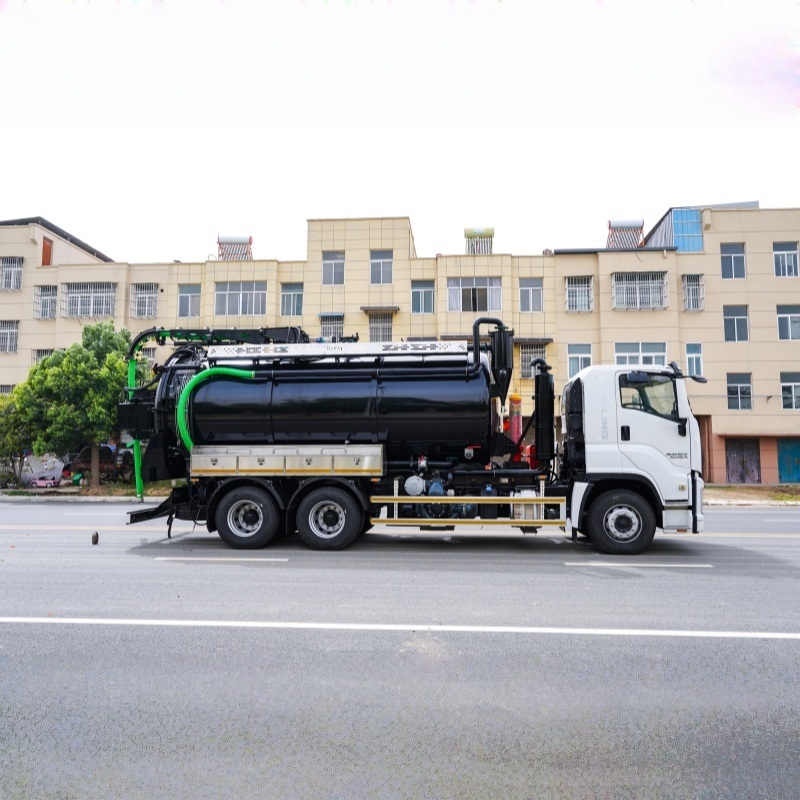 Isuzu Giga sewage cleaning and suction truck