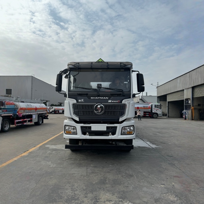 Shacman Delong  8×4 four front axles and eight rear axles fuel tank truck