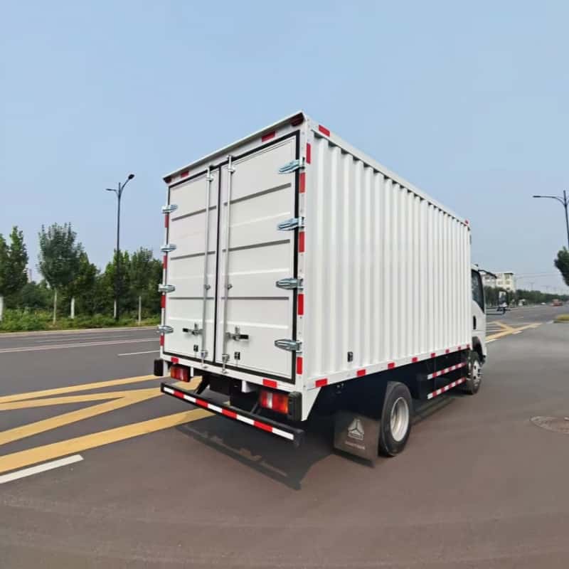 Sinotruk Howo 4.2-meter light box-type cargo truck