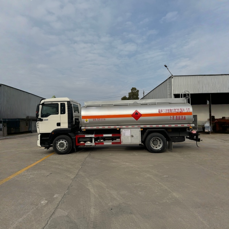 Sinotruk Howo  4×2 Single Axle Aluminum Alloy Tank Truck