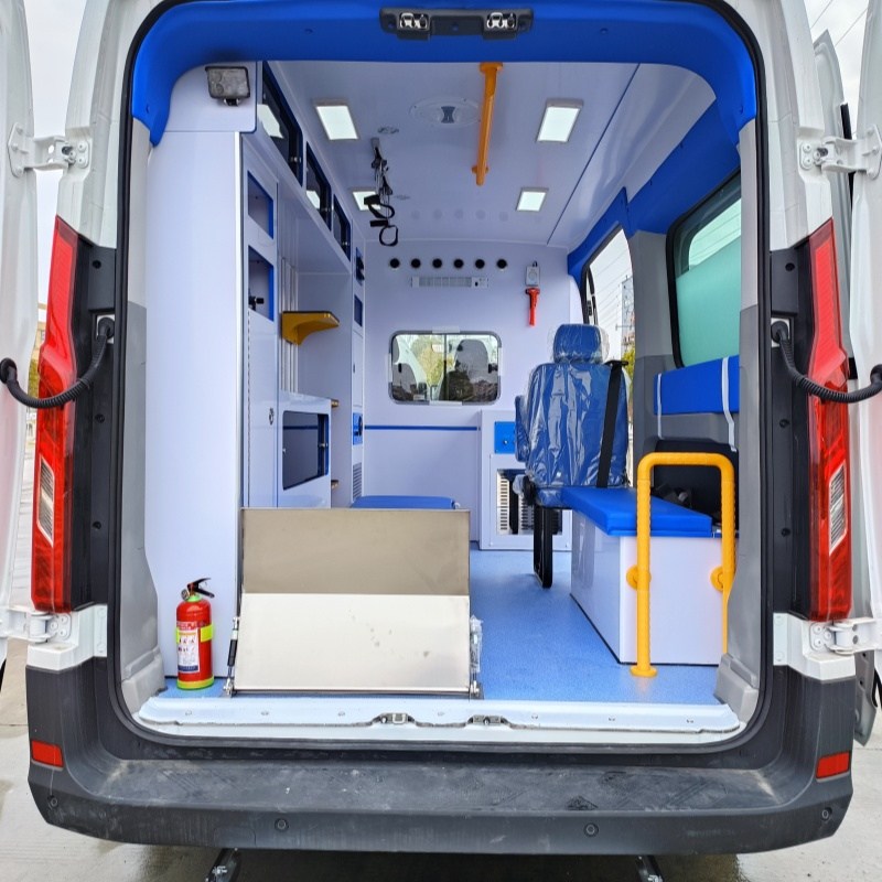 SAIC MAXUS V90 Long Wheelbase Medium Roof Ambulance Monitoring Type