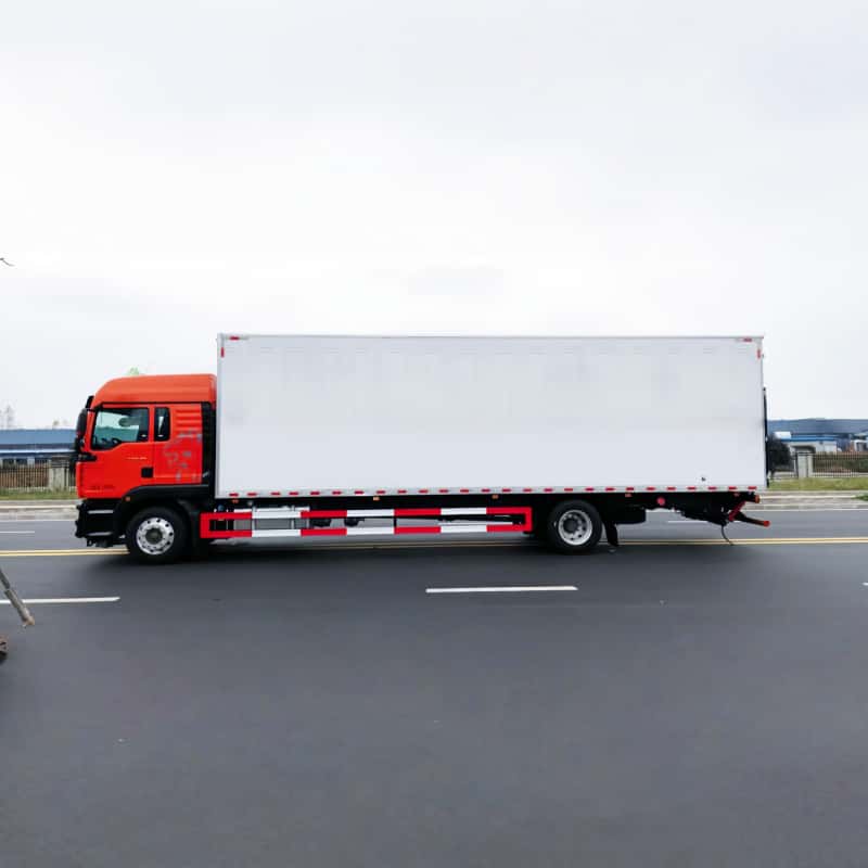 Sinotruk 290HP Blasting Equipment Transport Vehicle, 9.5m Explosives Van Truck