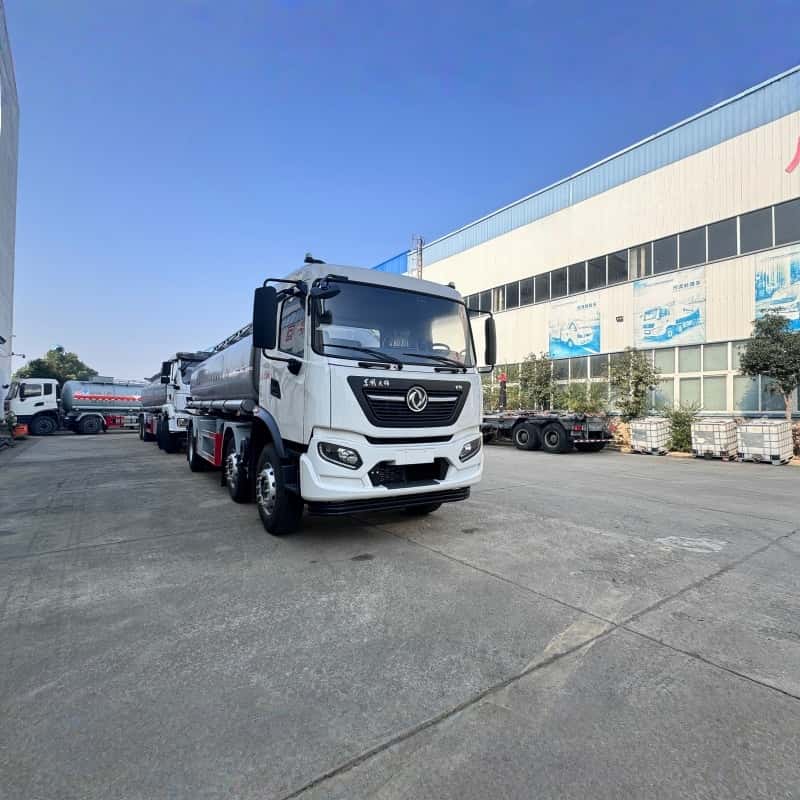 شاحنة صهريج وقود DFL Tianjin KR 4×2