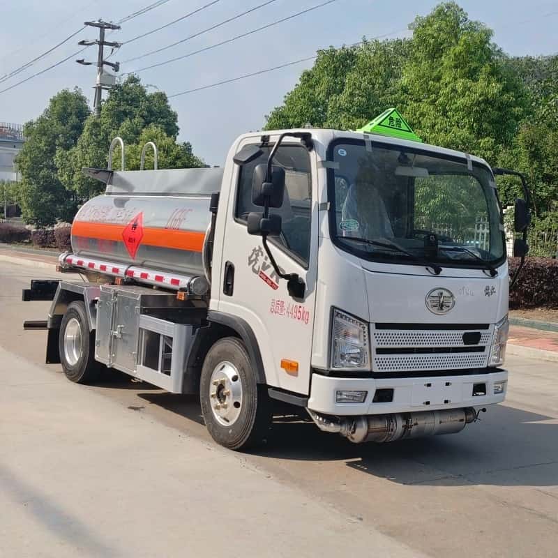 FAW  Tiger V (Xichai 140 HP) Blue-Plate Aluminum Alloy Fuel Tank Truck