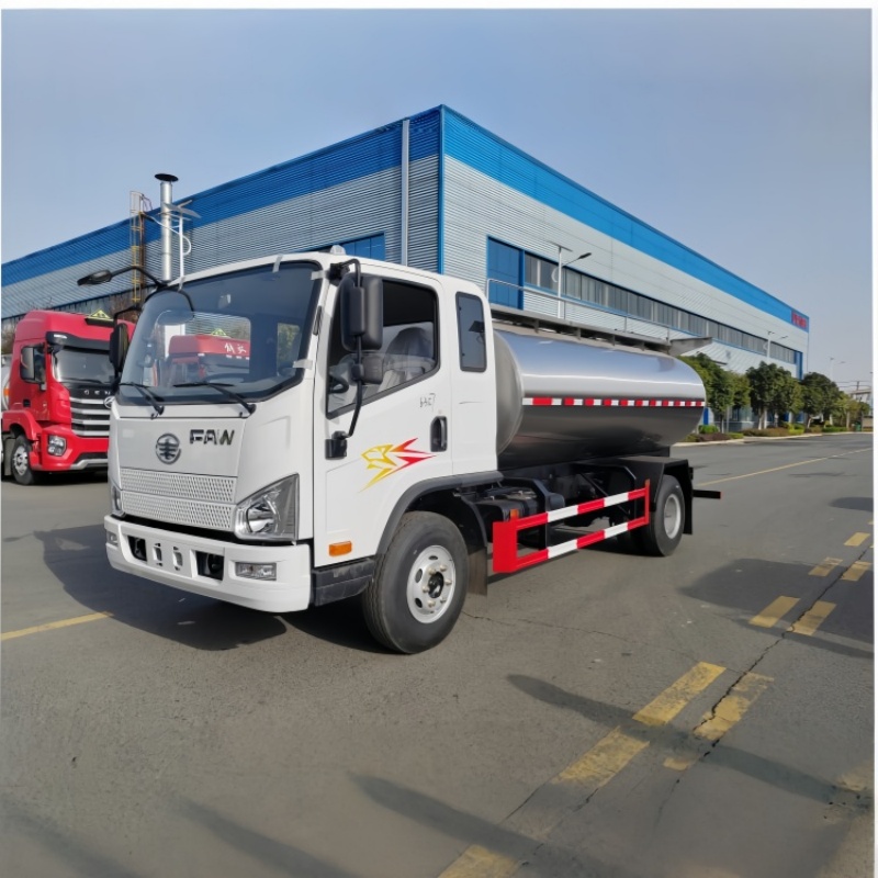 FAW 7 Ton Insulated Stainless Steel Milk Tanker Truck