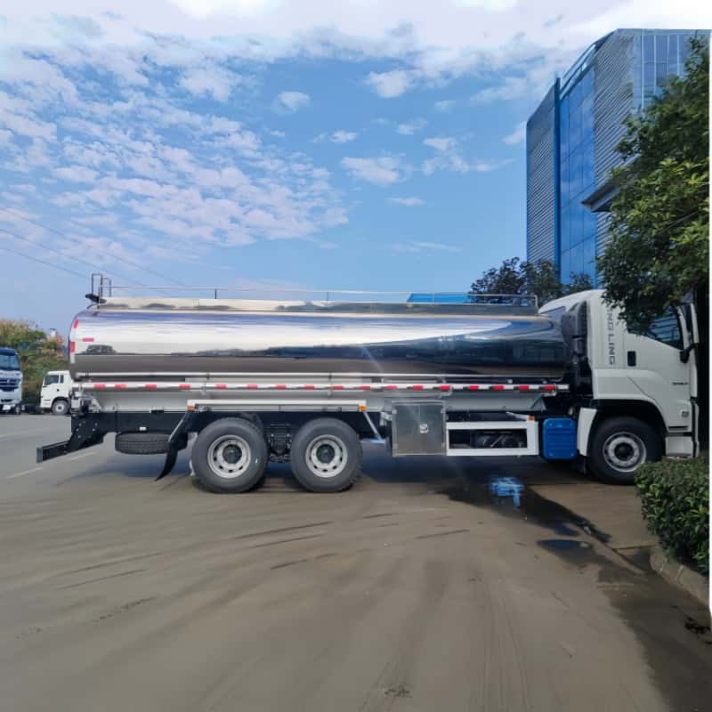 ISUZU GIGA 6x4 20000L  Food-Grade Stainless Steel Water Supply Truck