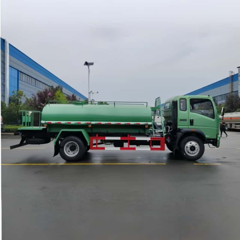 Howo 4x2 8000L (8m³) Food-Grade Stainless Steel Water Bowser Truck