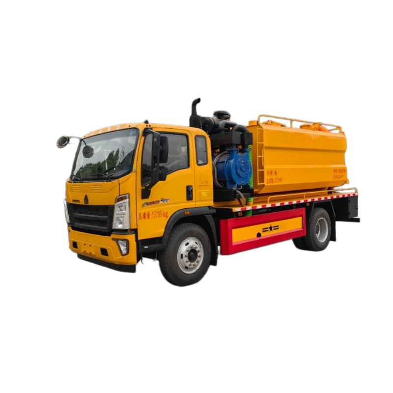 SINOTRUK HOWO 10000L Yellow Plate Cleaning and Suction Truck