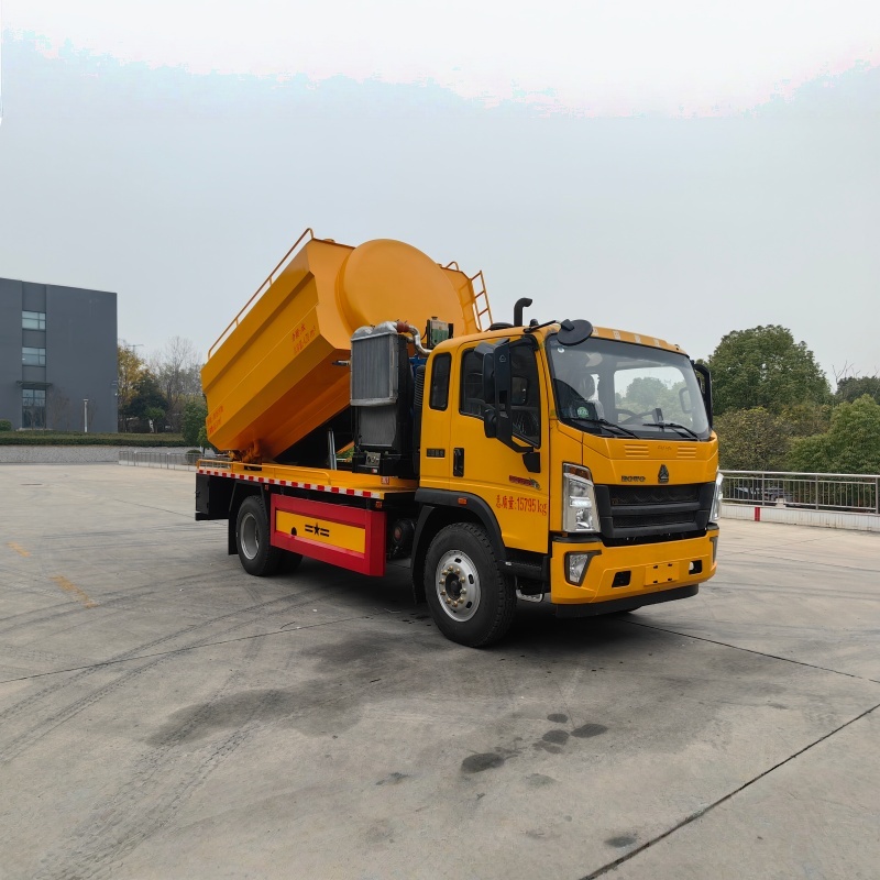 SINOTRUK HOWO 10000L Yellow Plate Cleaning and Suction Truck
