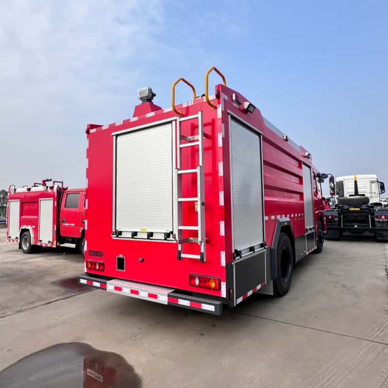 Dongfeng 12000L water tank fire truck