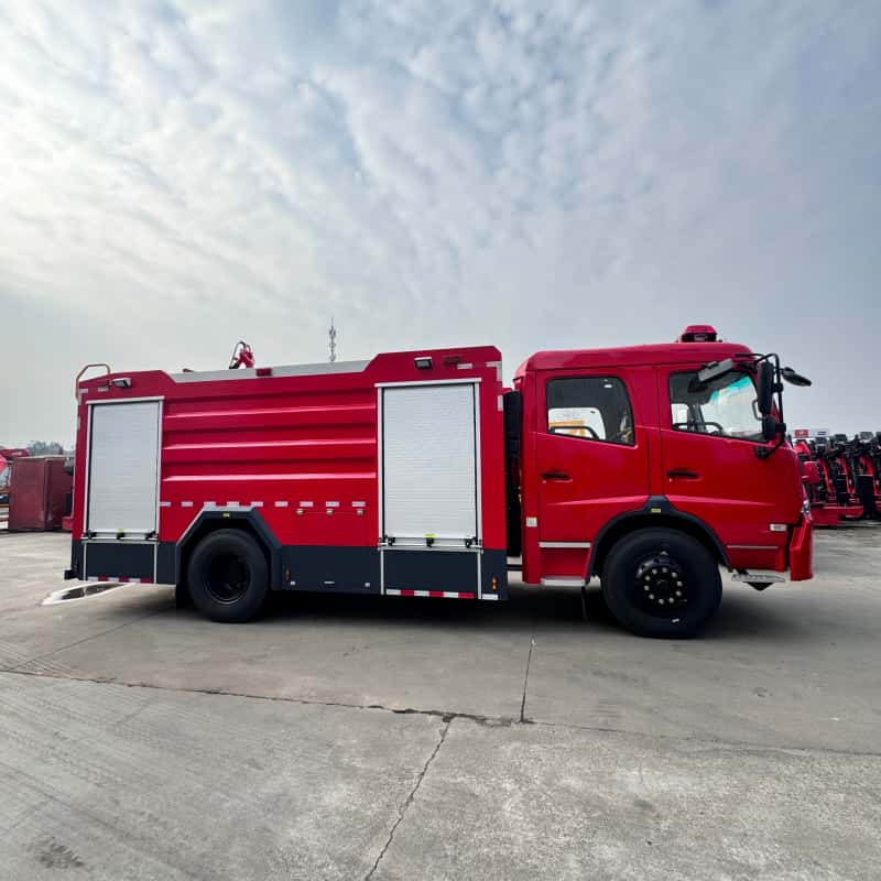 Dongfeng 12000L water tank fire truck