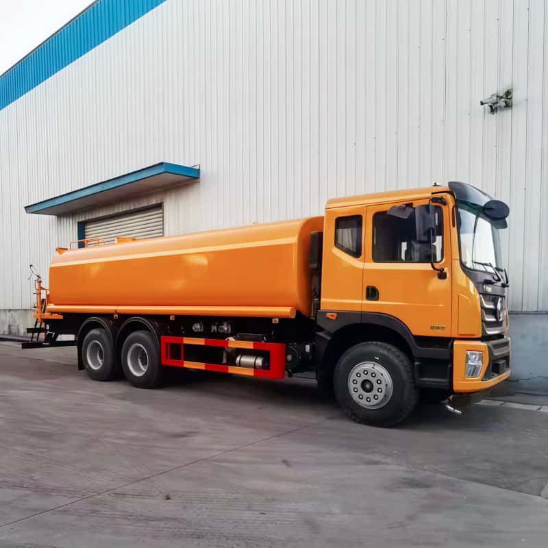 Dongfeng 22000L rear double-axle sprinkler