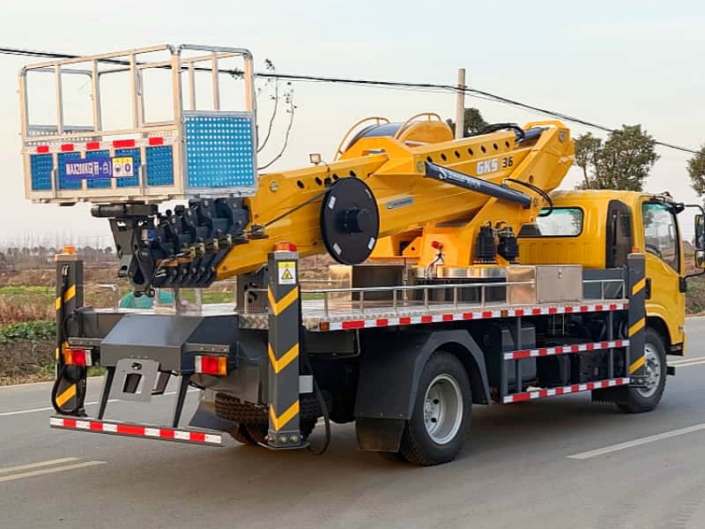 Isuzu 45m Telescopic Boom Aerial Work Platform Truck