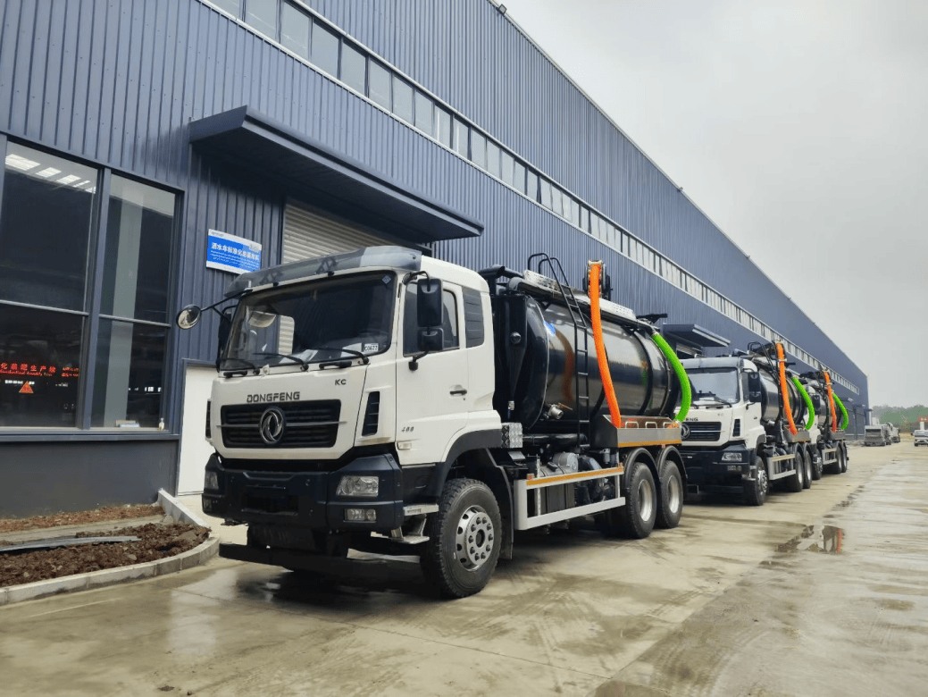 Dongfeng Vacuum Sewer Truck for Export to Russia