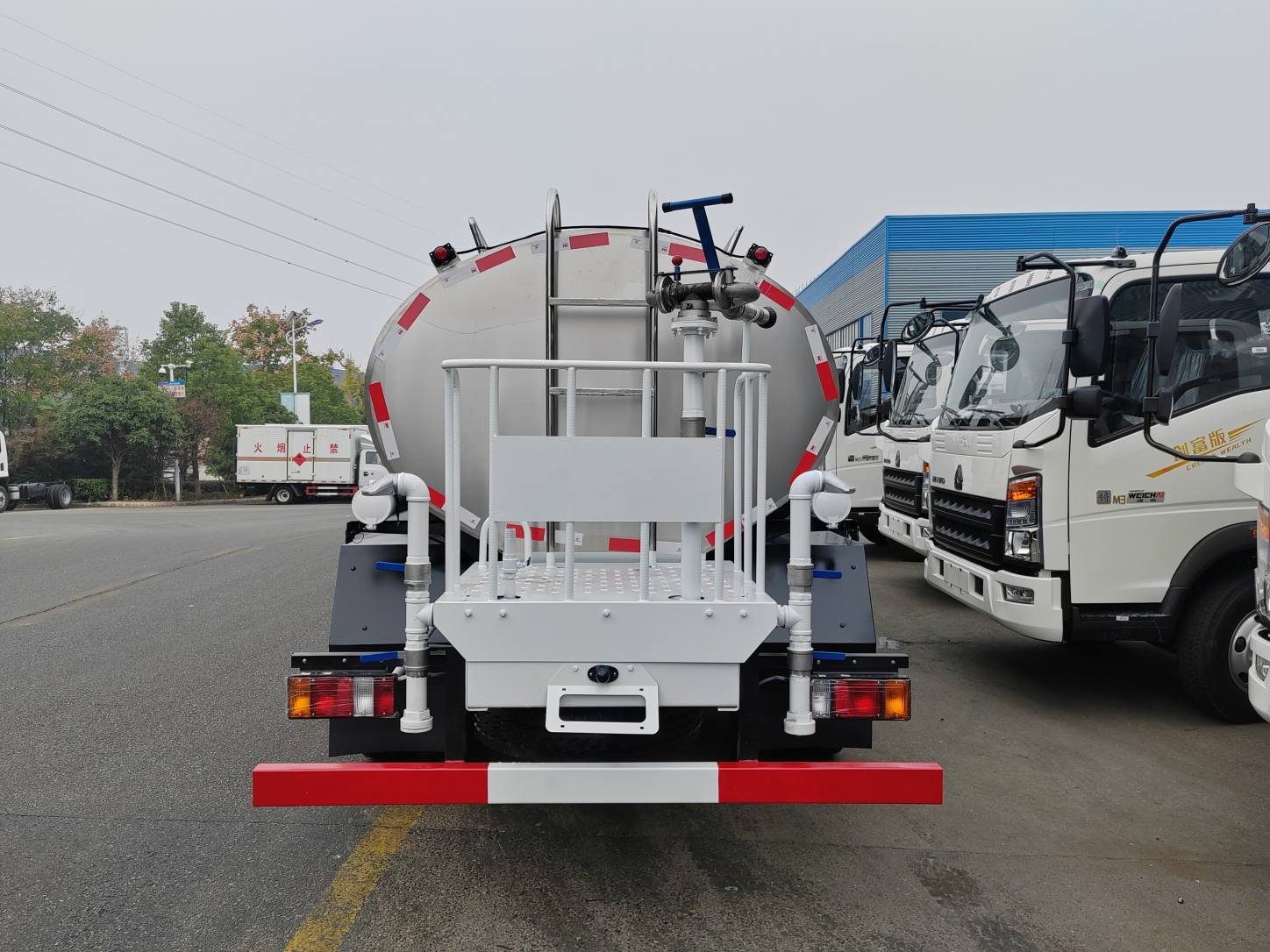 Water Sprinkler Truck