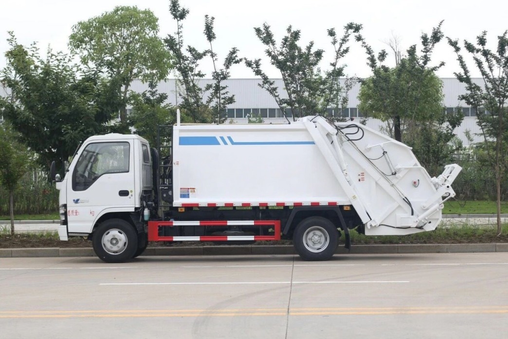 ISUZU Waste Compactor Truck