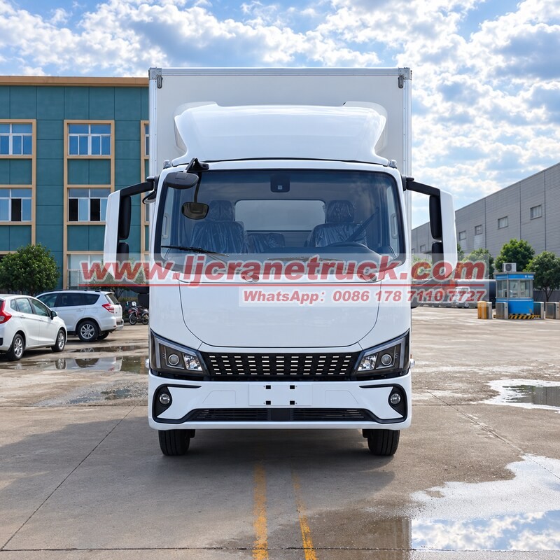 شاحنة مبردة من طراز شاكمان G300 4×2 سعة 5 أطنان