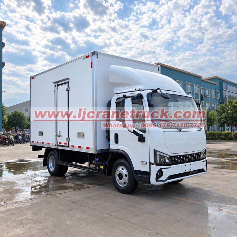 شاحنة مبردة من طراز شاكمان G300 4×2 سعة 5 أطنان