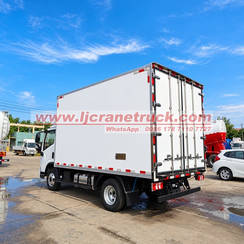 شاحنة مبردة من طراز شاكمان G300 4×2 سعة 5 أطنان